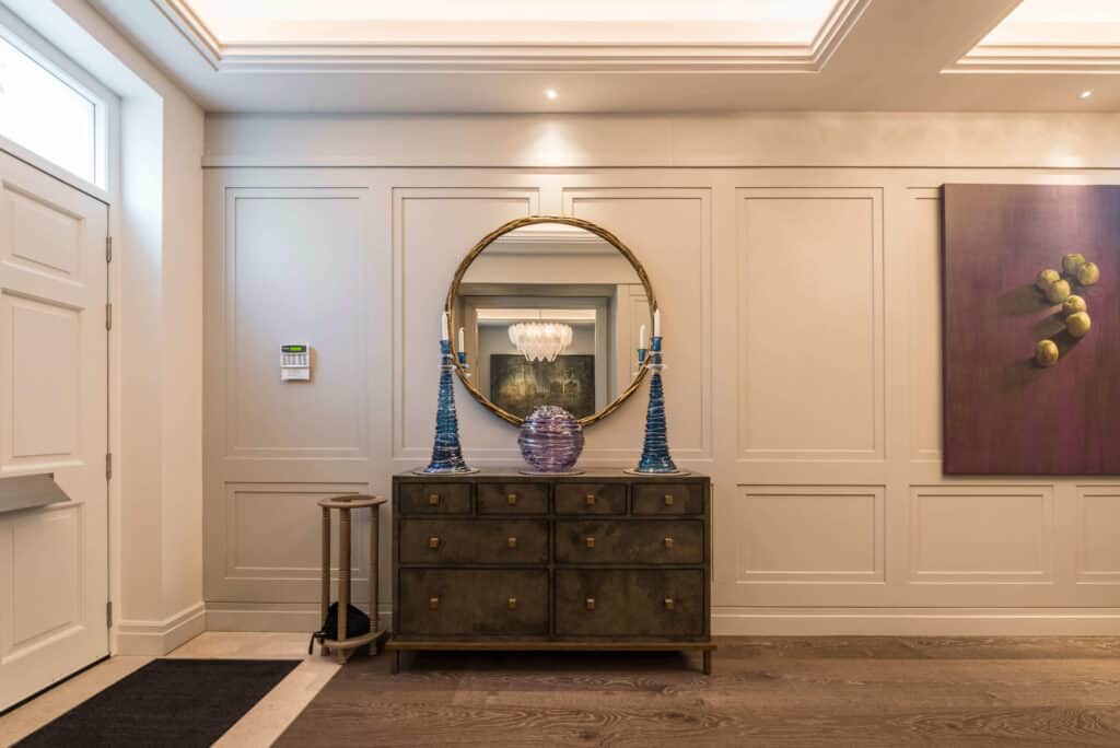Eaton Mews North entrance hall