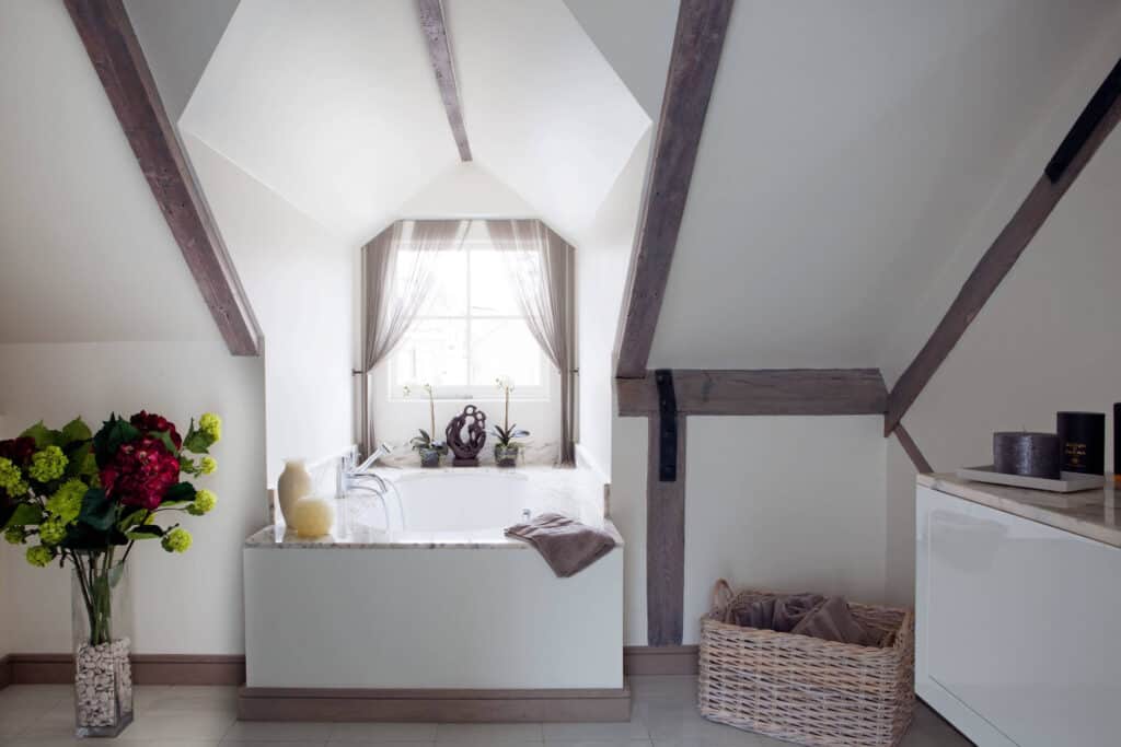 Pont Street Mews window dressing